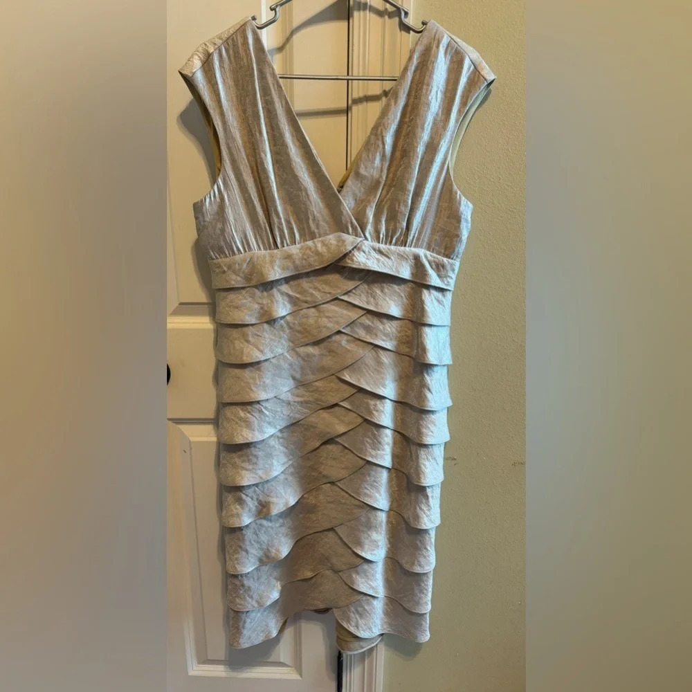 London Times Gold Scalloped Tiered Dress Sz 12